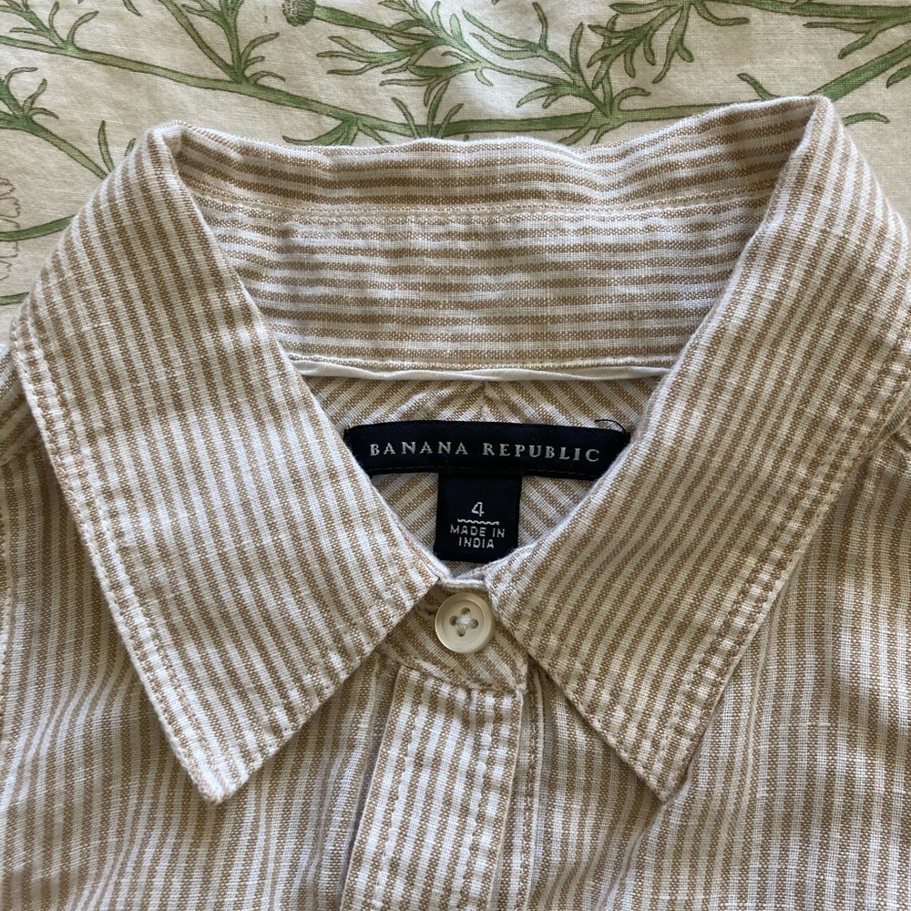 Linen Banana Republic shirt with roll-up sleeves